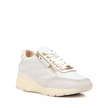 Load image into Gallery viewer, Carmela 161954 Side Zip Sneaker Piel Blanco