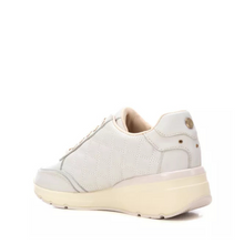 Load image into Gallery viewer, Carmela 161954 Side Zip Sneaker Piel Blanco