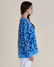 Load image into Gallery viewer, Betty Basics Palma Sweat Blue Floral