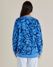 Load image into Gallery viewer, Betty Basics Palma Sweat Blue Floral