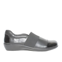 Load image into Gallery viewer, Pure Comfort Archive Black Patent Slip On Shoe