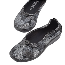 Load image into Gallery viewer, Arcopedico L14 Cr Black Slip On Shoe