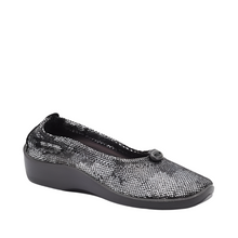 Load image into Gallery viewer, Arcopedico L14 Cr Black Slip On Shoe