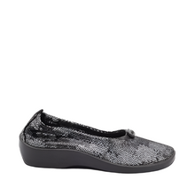 Load image into Gallery viewer, Arcopedico L14 Cr Black Slip On Shoe