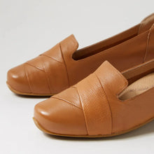 Load image into Gallery viewer, Ziera Celyn Xw Dark Tan Leather Mary Jane Shoe