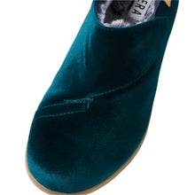 Load image into Gallery viewer, Ziera Fliss Xw Emerald Velvet Adjustable Shoe
