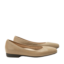 Load image into Gallery viewer, Alegria Arielle Wheat