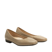 Load image into Gallery viewer, Alegria Arielle Wheat