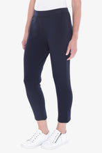 Load image into Gallery viewer, Jump 7/8 Track Pant Navy