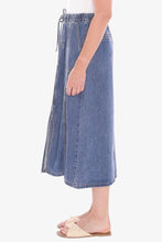 Load image into Gallery viewer, Jump Soft Denim Skirt Mid Blue
