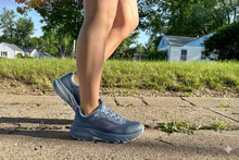 Load image into Gallery viewer, Sfida Lark Ladies Trail Runner Denim/Grape