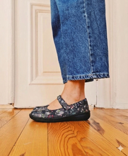 Load image into Gallery viewer, Cabello 341-27P Navy Floral Printed