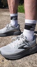 Load image into Gallery viewer, Brooks M Beast GTS 26 4E Gray/Gray/Blackened Pearl