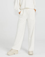 Load image into Gallery viewer, Betty Basics Giselle Sweatpant Cream Fleck