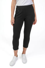 Load image into Gallery viewer, Jump 3/4 Track Pant Black