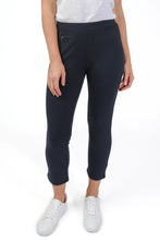 Load image into Gallery viewer, Jump 3/4 Track Pant Navy